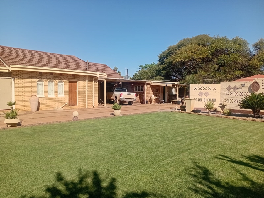 4 Bedroom Property for Sale in Kuruman Northern Cape